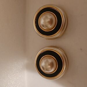 Vintage Large Enamel & Faux Pearl on Goldtone Clip-on Earrings